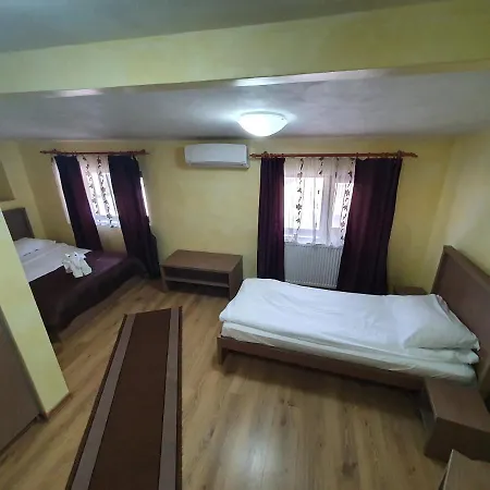 Efm Motel *